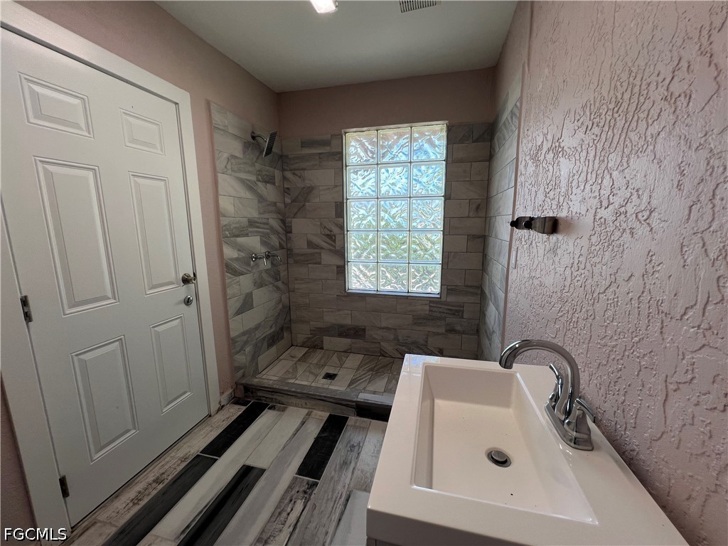3 Bed Pool Home for Sale in Cape Coral, photo 18