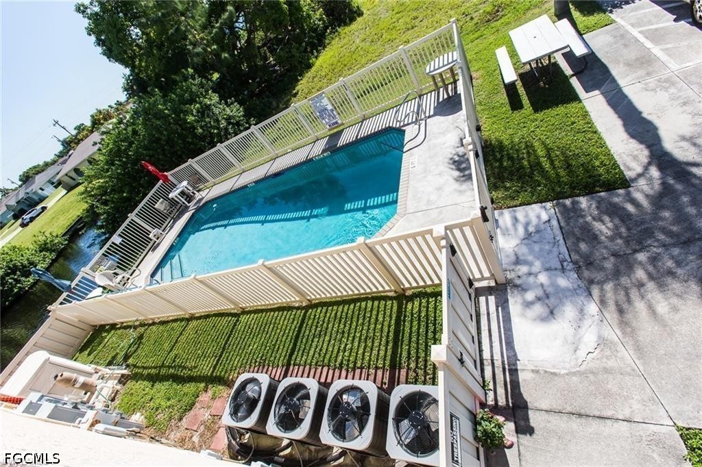 2 Bed Waterfront Home for Sale in Cape Coral, photo 18