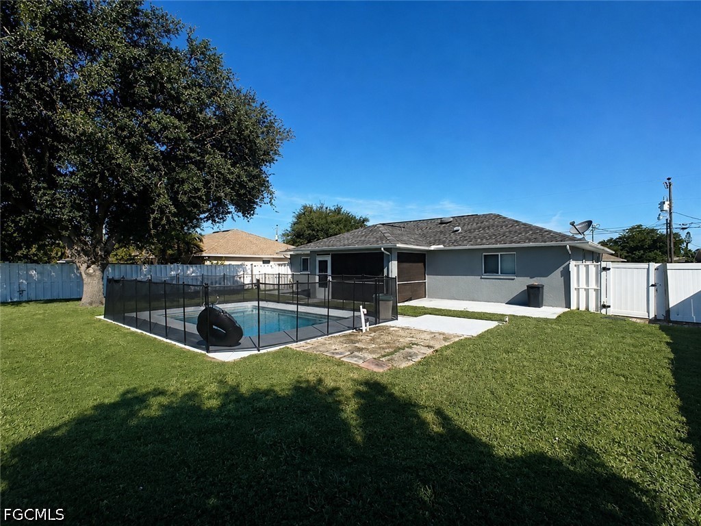 3 Bed Pool Home for Sale in Cape Coral, photo 18