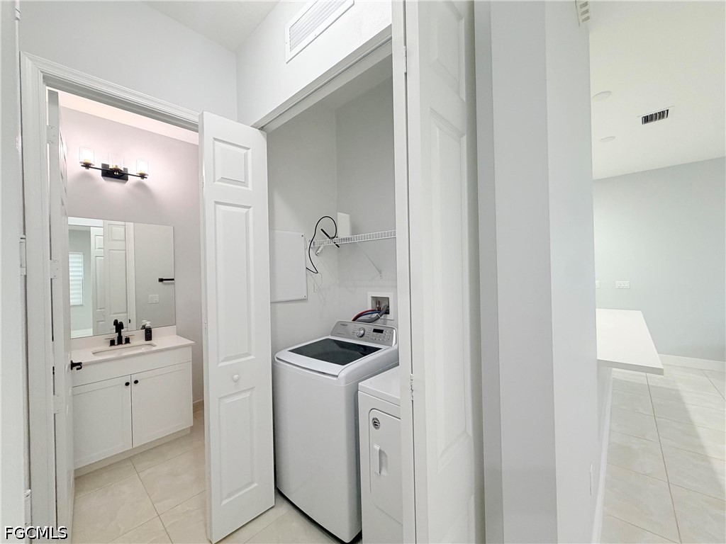 3 Bed SingleFamilyResidence for Sale in Naples, photo 18
