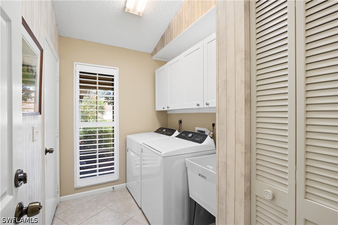 3 Bed SingleFamilyResidence for Sale in Naples, photo 18