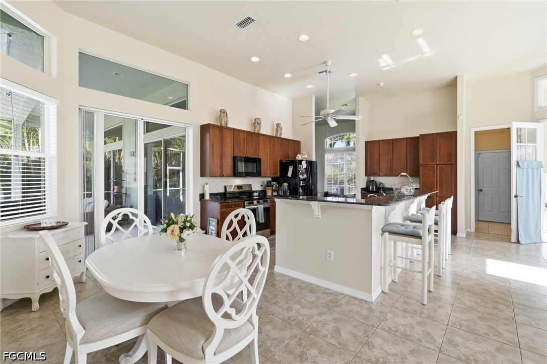 3 Bed Pool Home for Sale in Cape Coral, photo 18