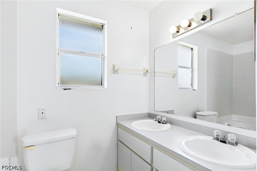 3 Bed SingleFamilyResidence for Sale in Cape Coral, photo 18