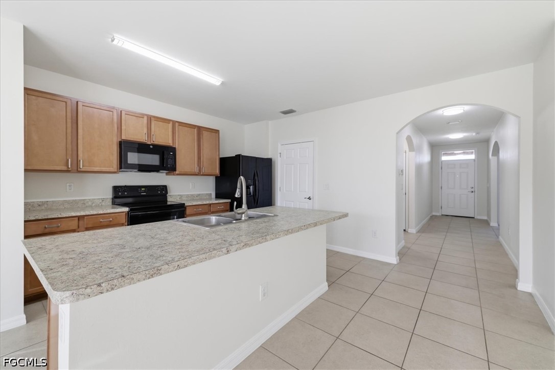 3 Bed SingleFamilyResidence for Sale in Cape Coral, photo 18