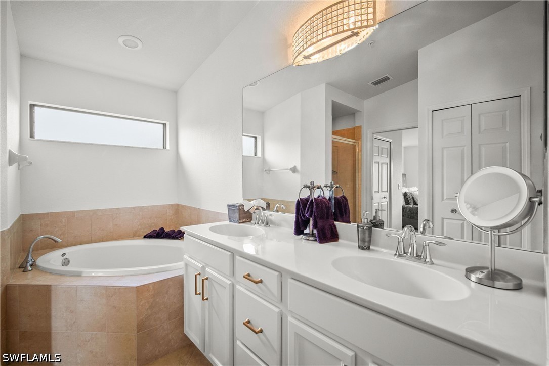 3 Bed Condominium for Sale in Heritage Bay, photo 18