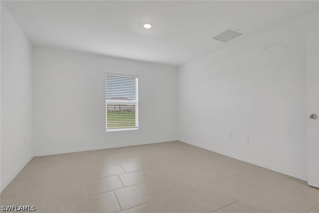 4 Bed SingleFamilyResidence for Sale in Savanna Lakes, photo 18