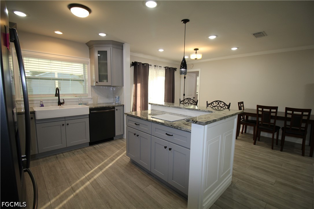 3 Bed SingleFamilyResidence for Sale in Cape Coral, photo 18