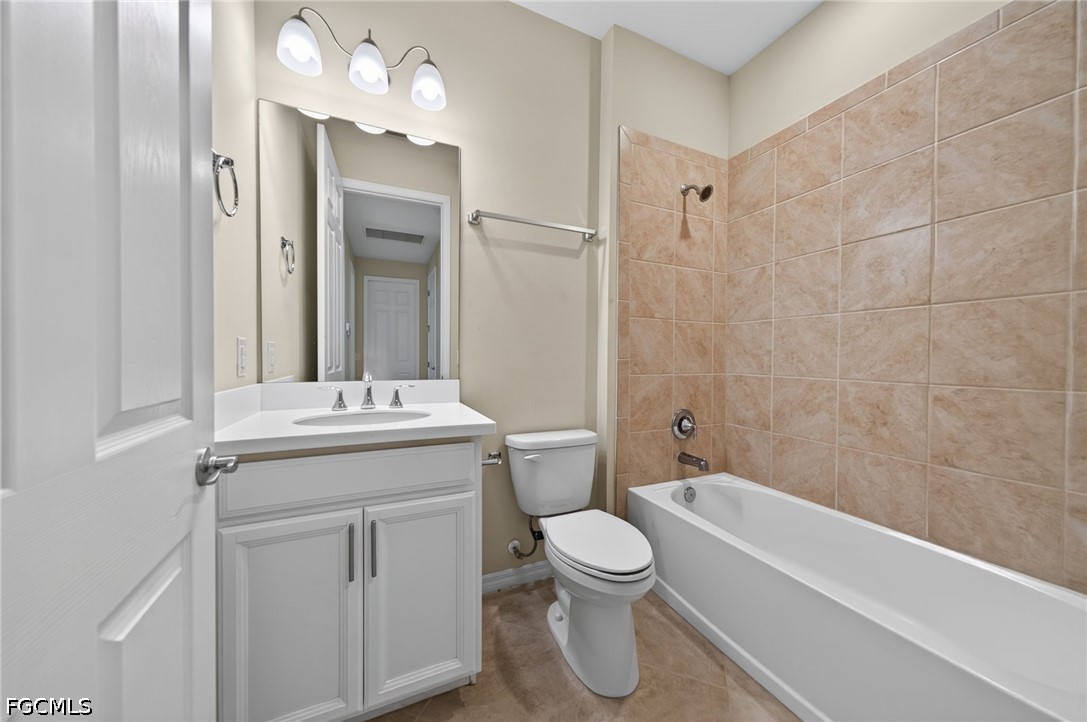 4 Bed SingleFamilyResidence for Sale in Venetian Pointe, photo 18