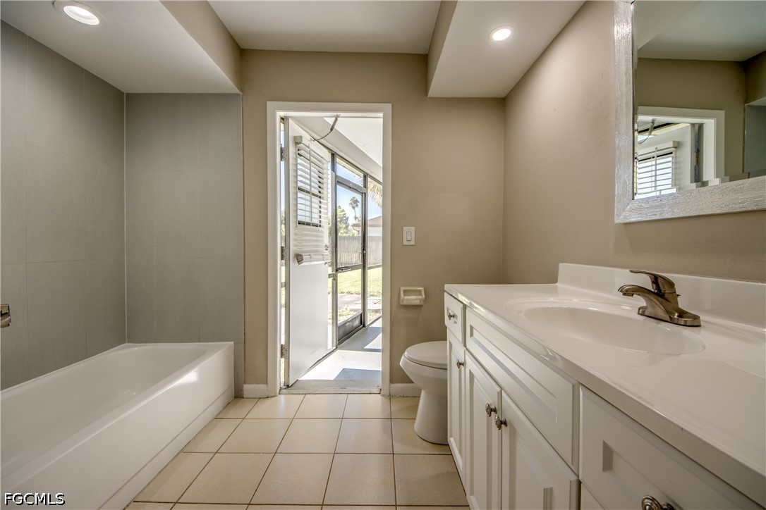 3 Bed SingleFamilyResidence for Sale in Cape Coral, photo 18