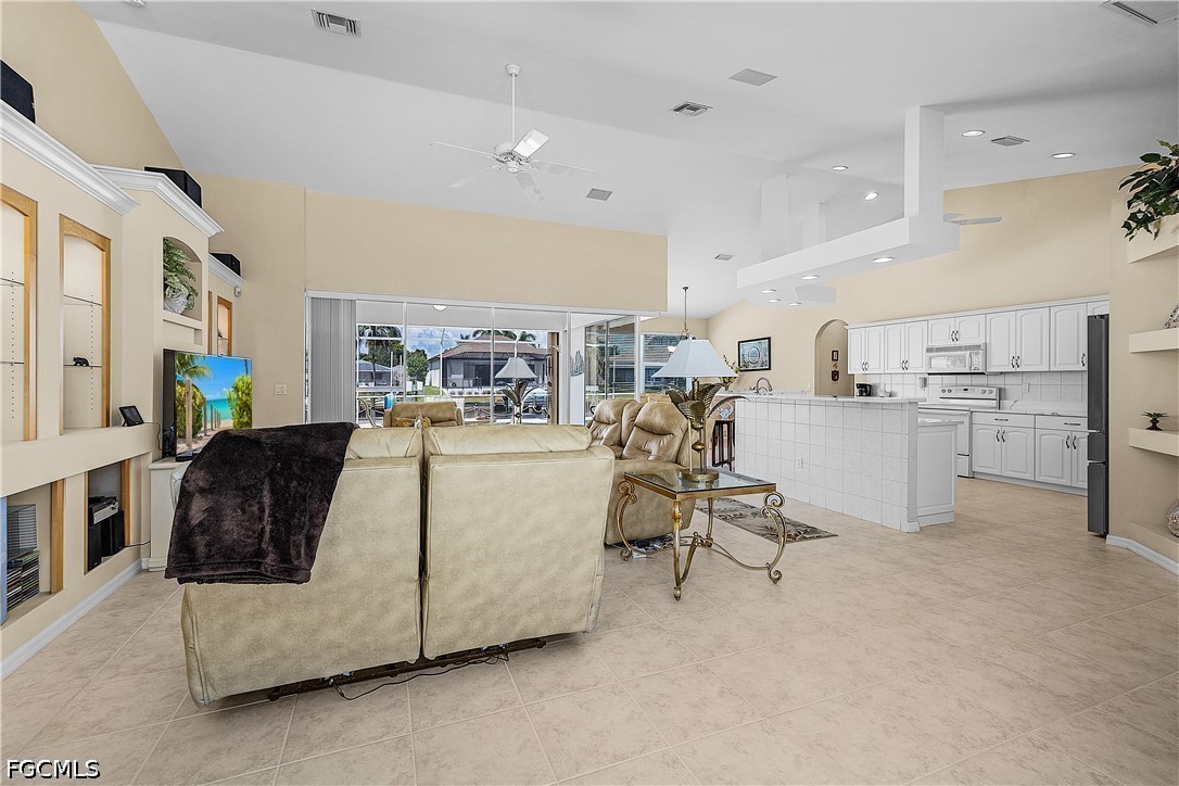 3 Bed Pool Home for Sale in Cape Coral, photo 18
