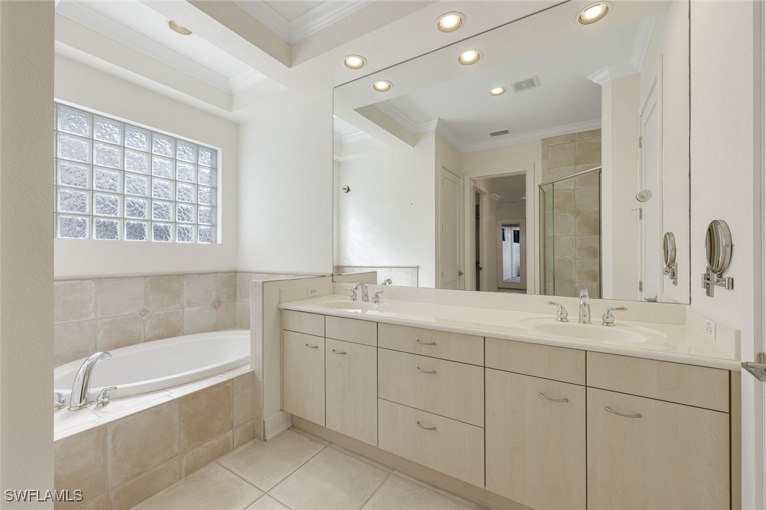 3 Bed Waterfront Home for Sale in Naples, photo 19