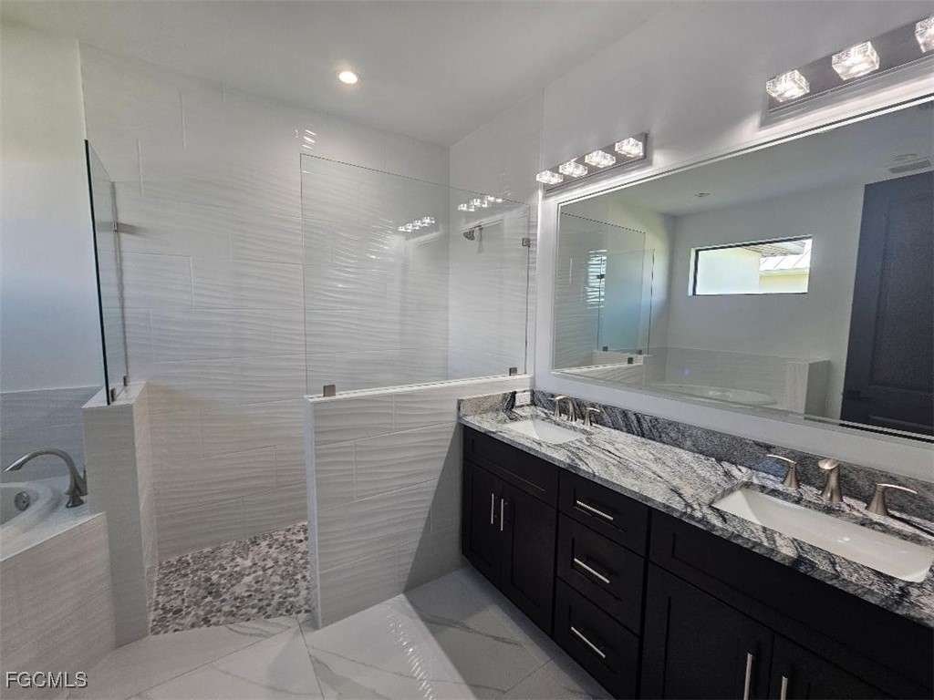 3 Bed Pool Home for Sale in Cape Coral, photo 19