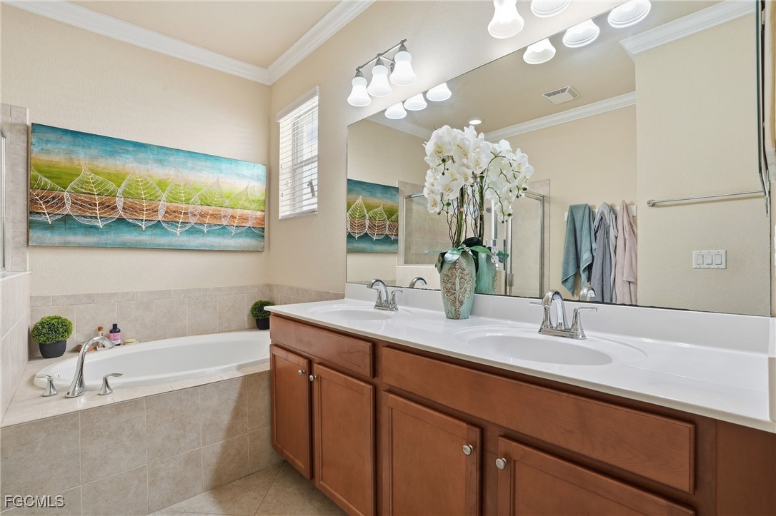 4 Bed SingleFamilyResidence for Sale in Naples, photo 19
