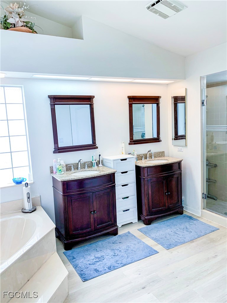 3 Bed Waterfront Home for Sale in Fort Myers, photo 19
