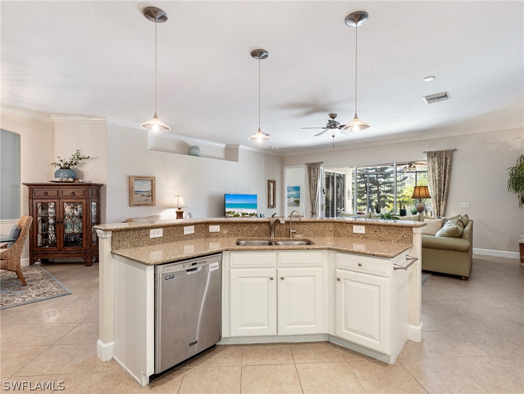 4 Bed Pool Home for Sale in Bella Terra, photo 19