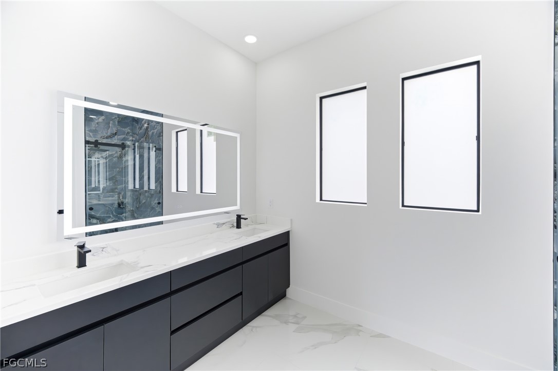 3 Bed SingleFamilyResidence for Sale in Lehigh Acres, photo 19