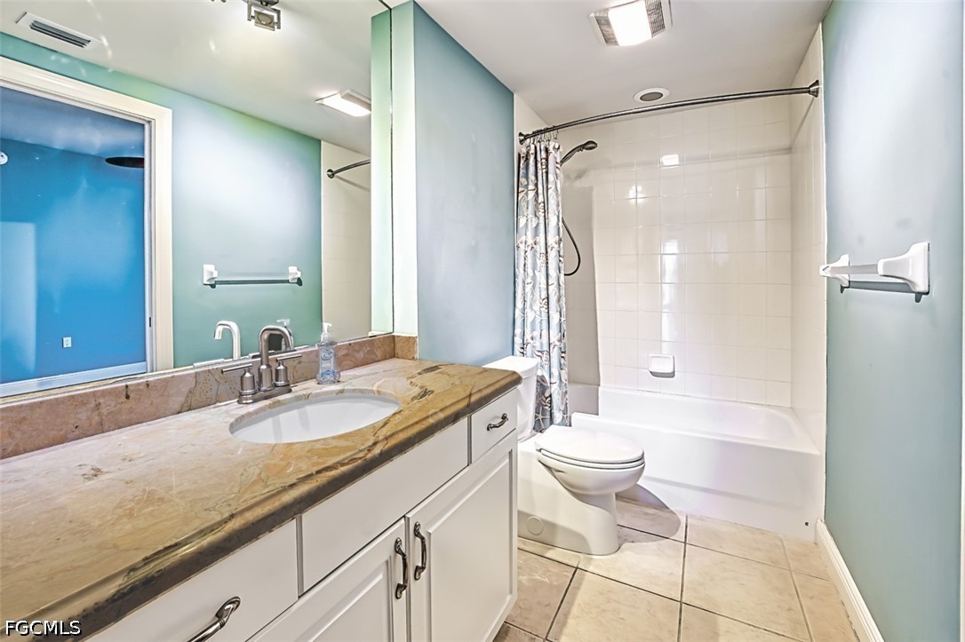 2 Bed Waterfront Home for Sale in Fort Myers, photo 19