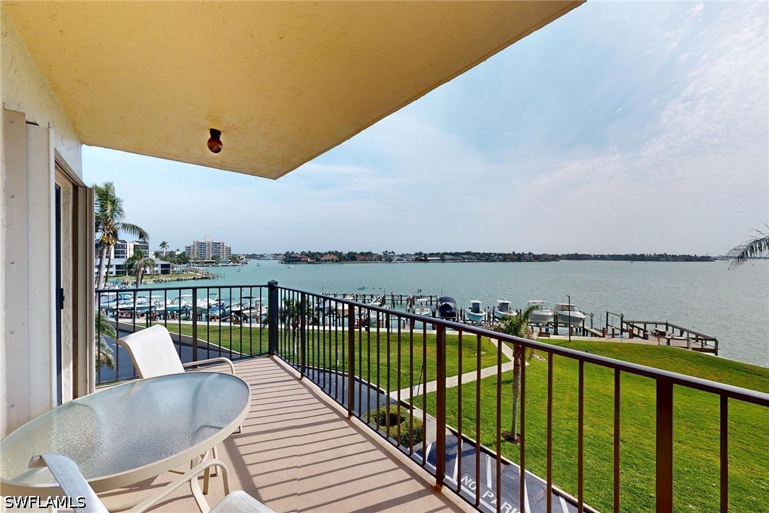 2 Bed Waterfront Home for Sale in Marco Island, photo 19