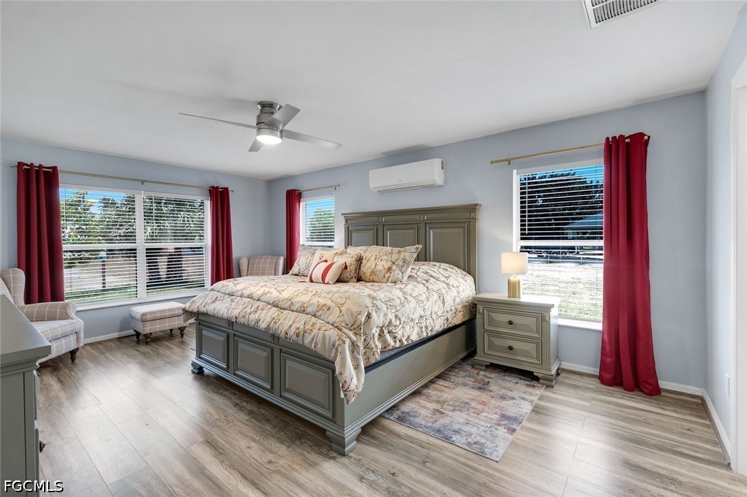 4 Bed SingleFamilyResidence for Sale in Cape Coral, photo 19