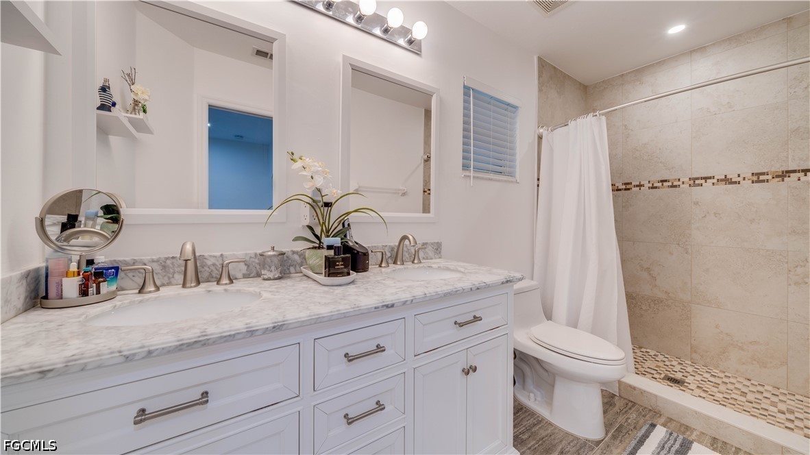 2 Bed Waterfront Home for Sale in Fort Myers, photo 19