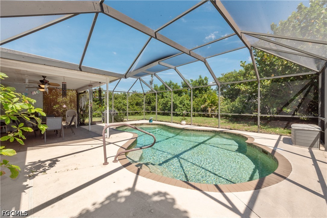 2 Bed Pool Home for Sale in Cape Coral, photo 19