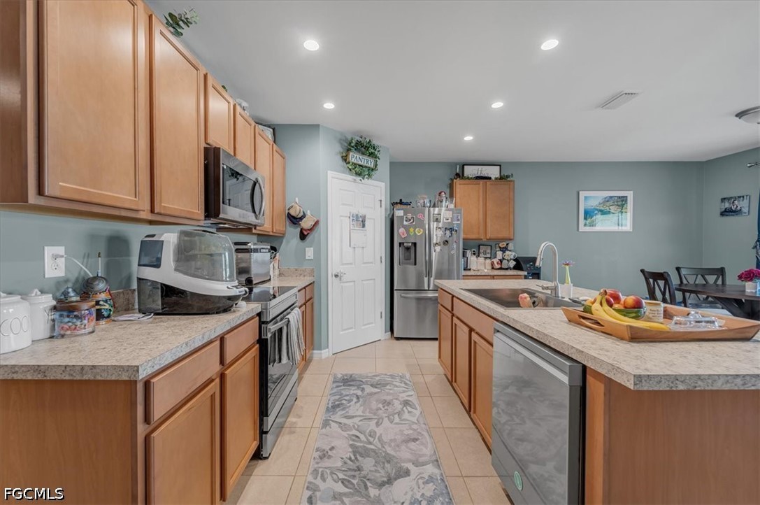 4 Bed SingleFamilyResidence for Sale in Cape Coral, photo 19