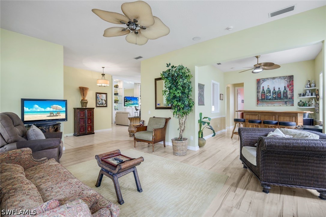 4 Bed Pool Home for Sale in Island Walk, photo 19