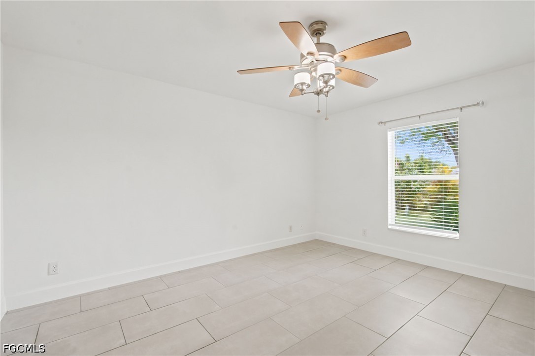 3 Bed SingleFamilyResidence for Sale in Cape Coral, photo 19