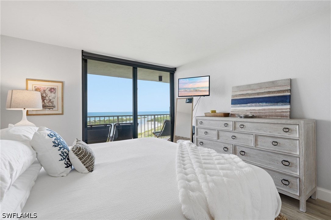 2 Bed Waterfront Home for Sale in Marco Island, photo 19