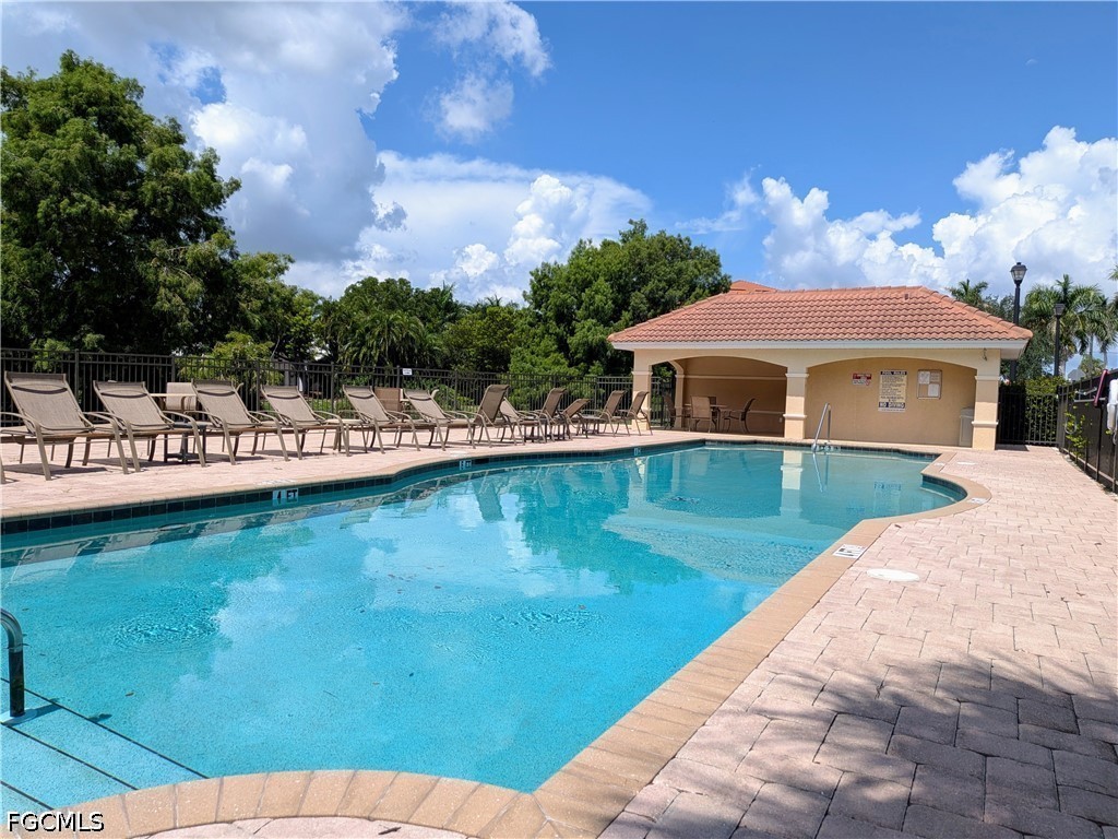 1 Bed Condominium for Sale in College Pointe, photo 19