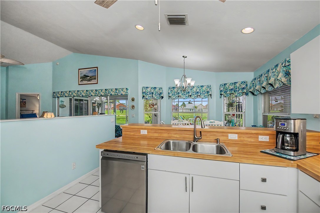 3 Bed SingleFamilyResidence for Sale in North Fort Myers, photo 19