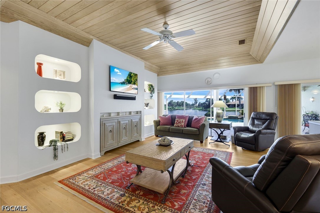 4 Bed Pool Home for Sale in The Forest, photo 19