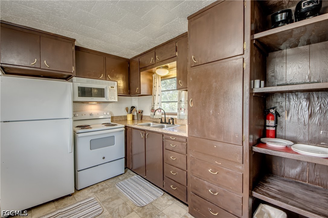 1 Bed ManufacturedHome for Sale in Mobile Manor, photo 19