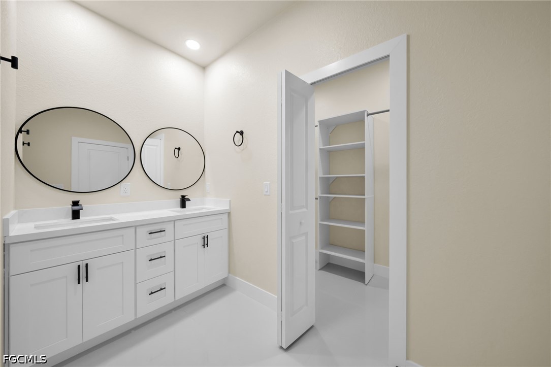 4 Bed SingleFamilyResidence for Sale in Cape Coral, photo 19
