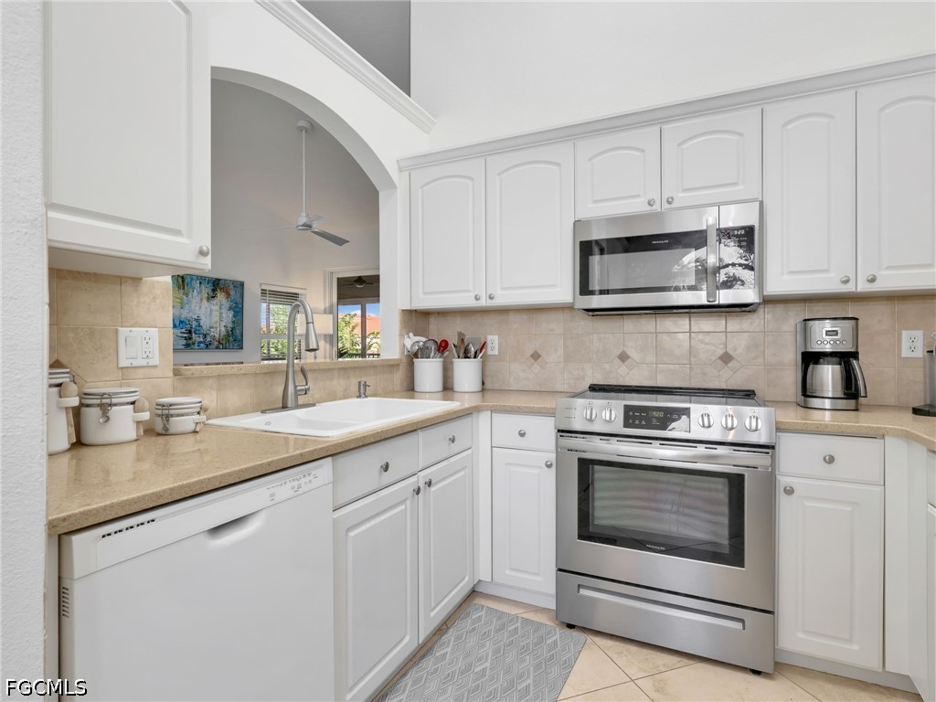2 Bed Waterfront Home for Sale in Naples, photo 19
