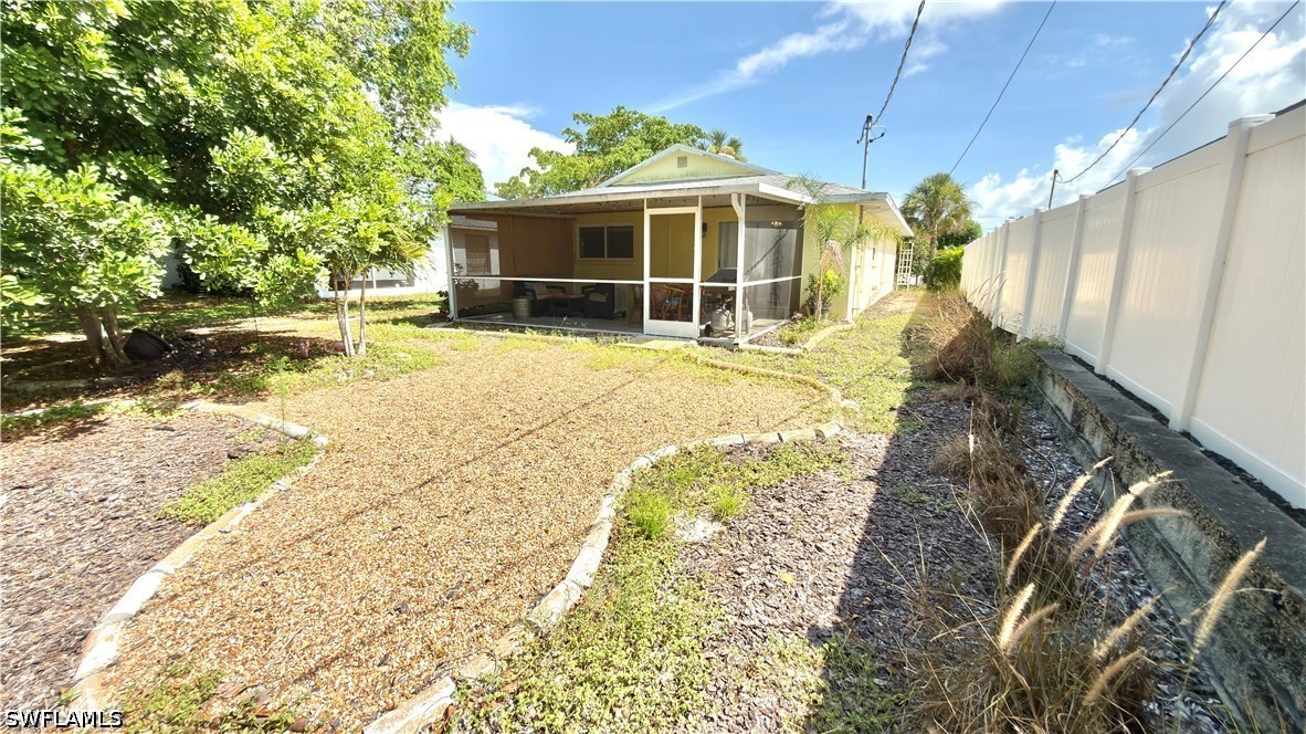 2 Bed SingleFamilyResidence for Sale in Naples, photo 19