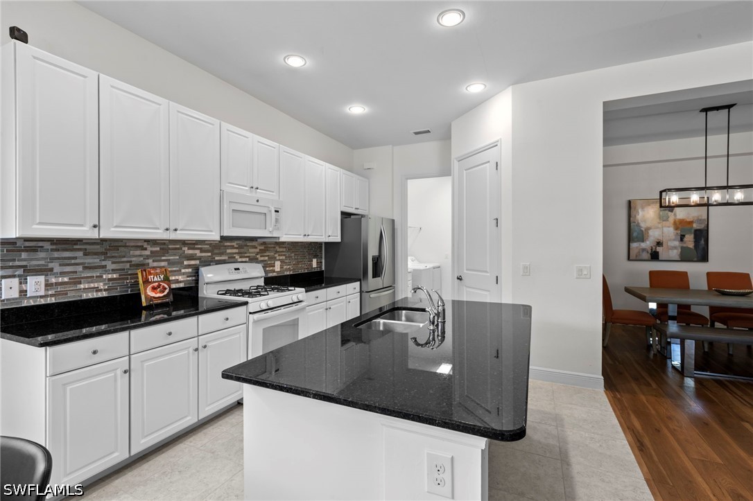 3 Bed SingleFamilyResidence for Sale in Estero, photo 19