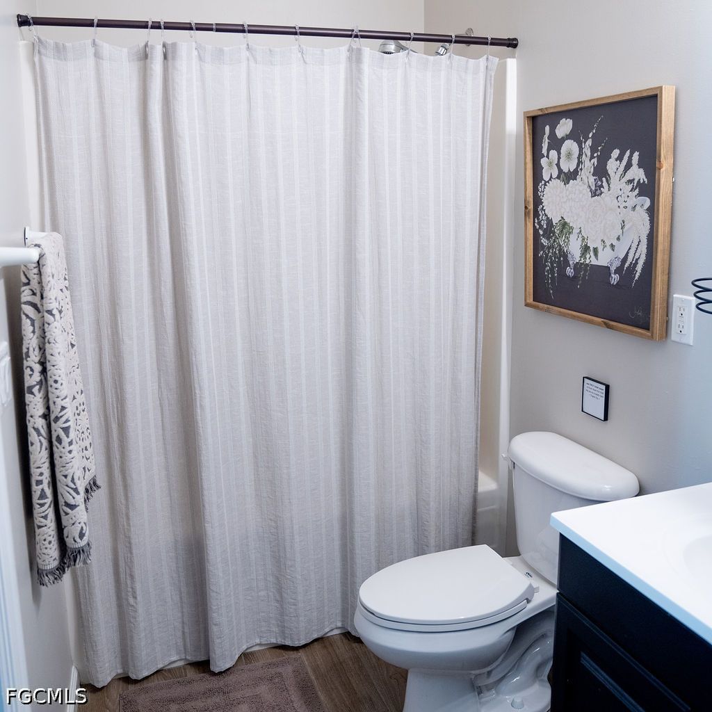 3 Bed SingleFamilyResidence for Sale in Buckingham, photo 19