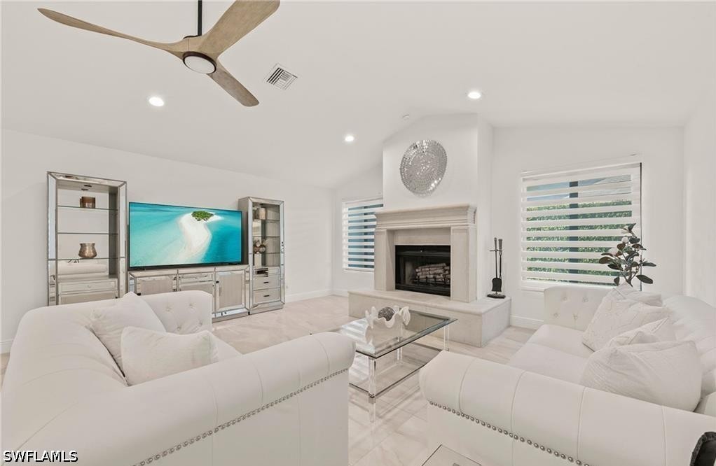 3 Bed Pool Home for Sale in Kings Lake, photo 19