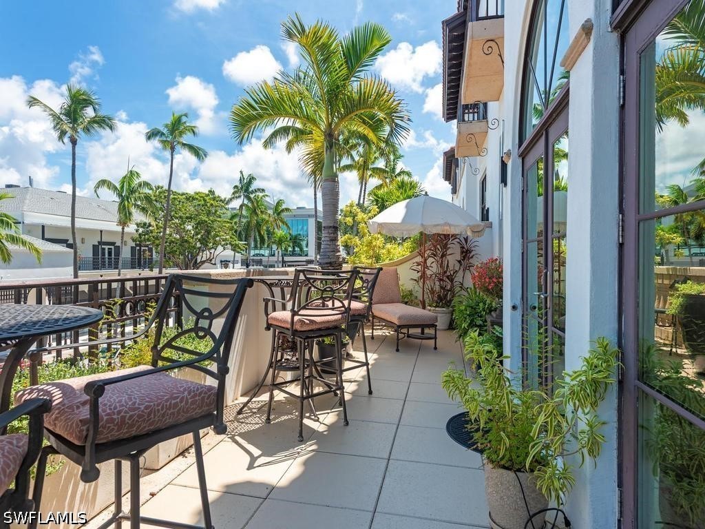 3 Bed Condominium for Sale in Olde Naples, photo 19