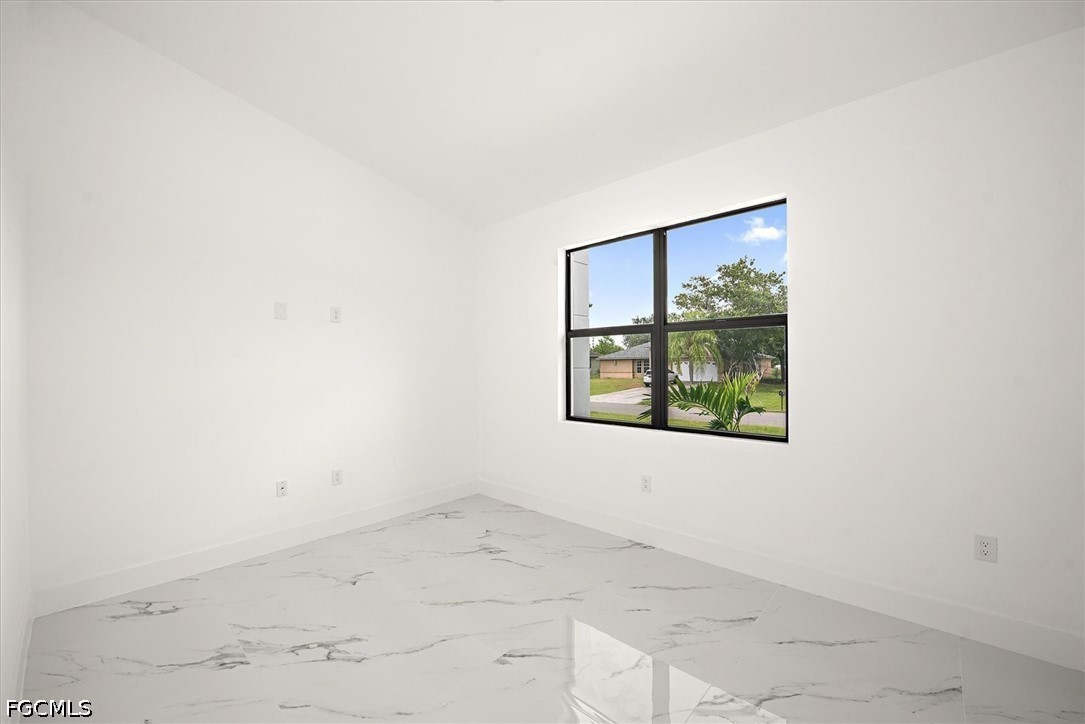 4 Bed SingleFamilyResidence for Sale in Buckingham Park, photo 19