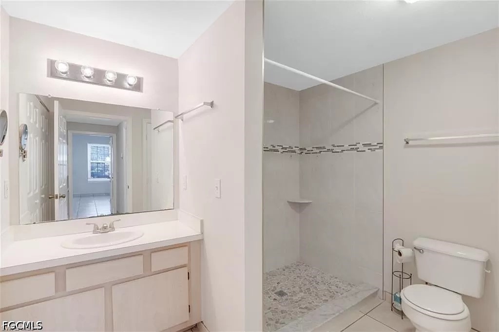 2 Bed Condominium for Sale in Estero, photo 19