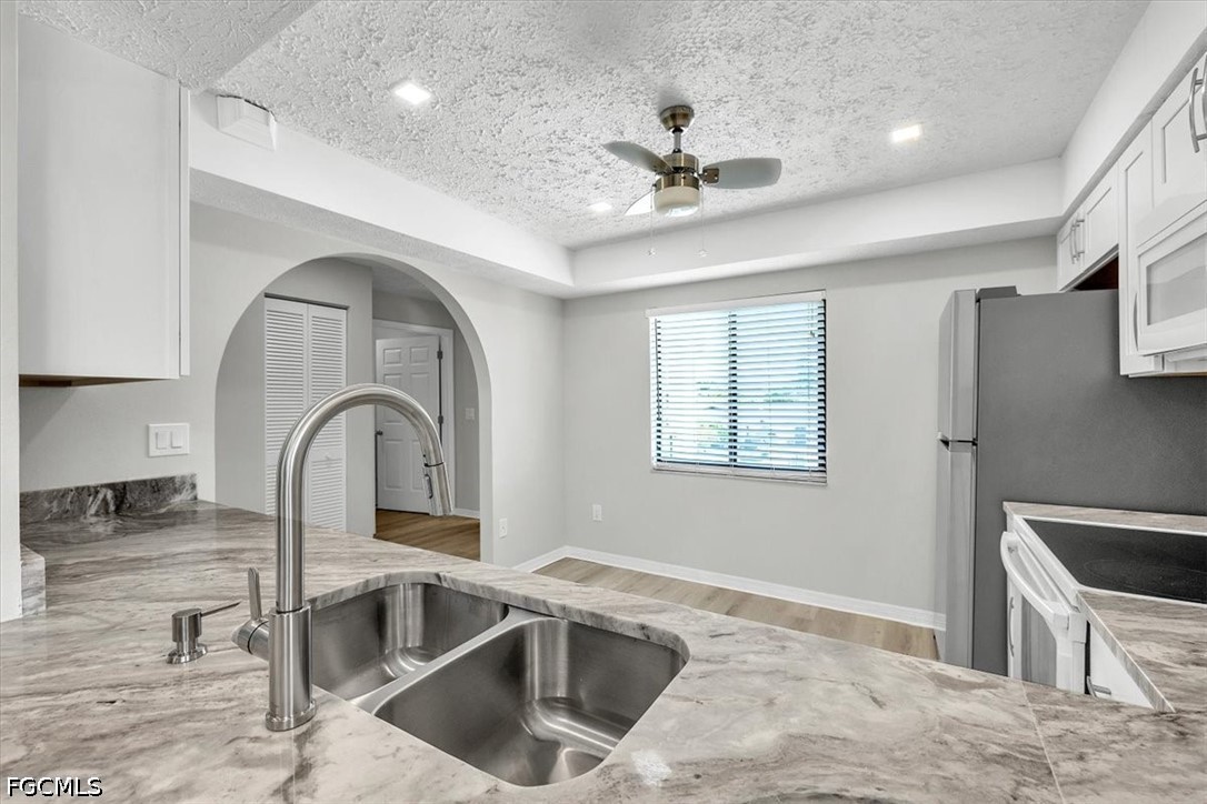 2 Bed Waterfront Home for Sale in Cape Coral, photo 19