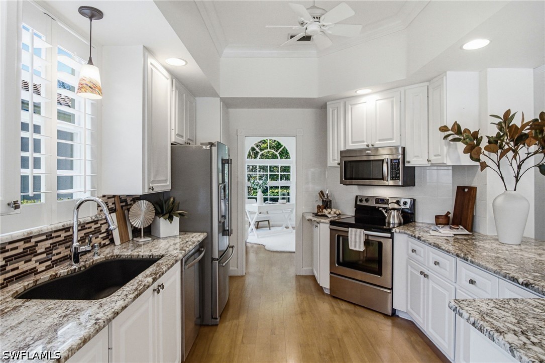 3 Bed Pool Home for Sale in Island Walk, photo 19