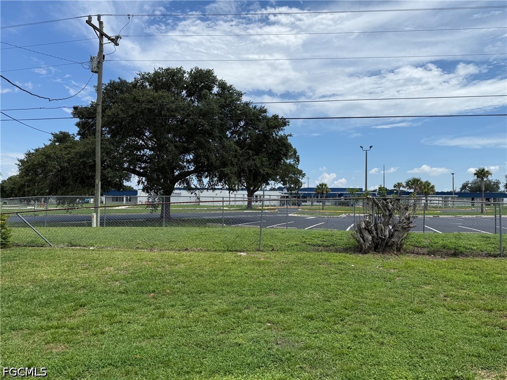 6 Bed SingleFamilyResidence for Sale in Lehigh Acres, photo 19