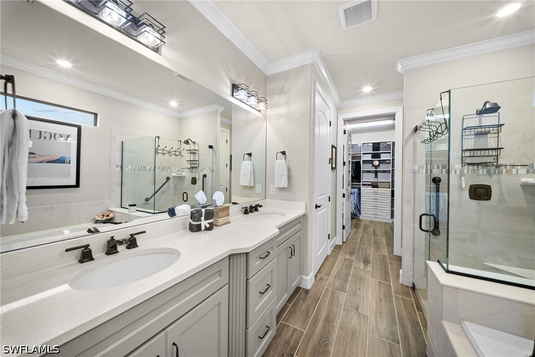 2 Bed Pool Home for Sale in Naples, photo 19
