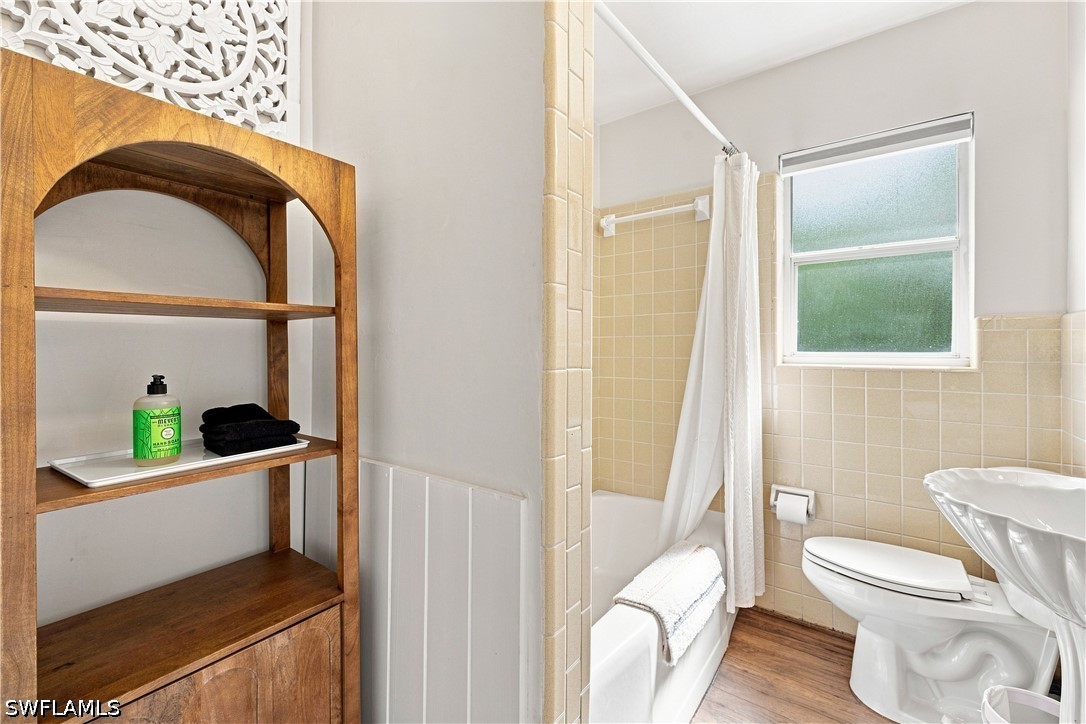 3 Bed SingleFamilyResidence for Sale in Naples, photo 19