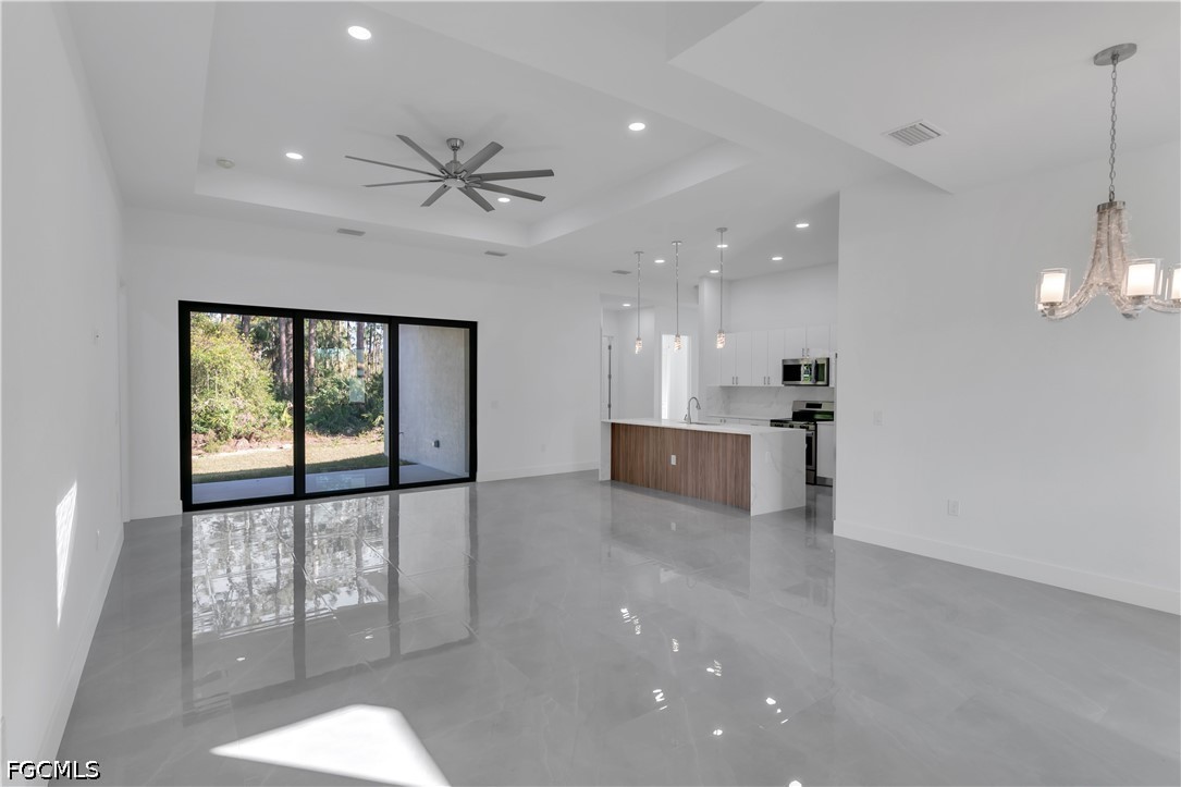 4 Bed SingleFamilyResidence for Sale in Lehigh Acres, photo 19