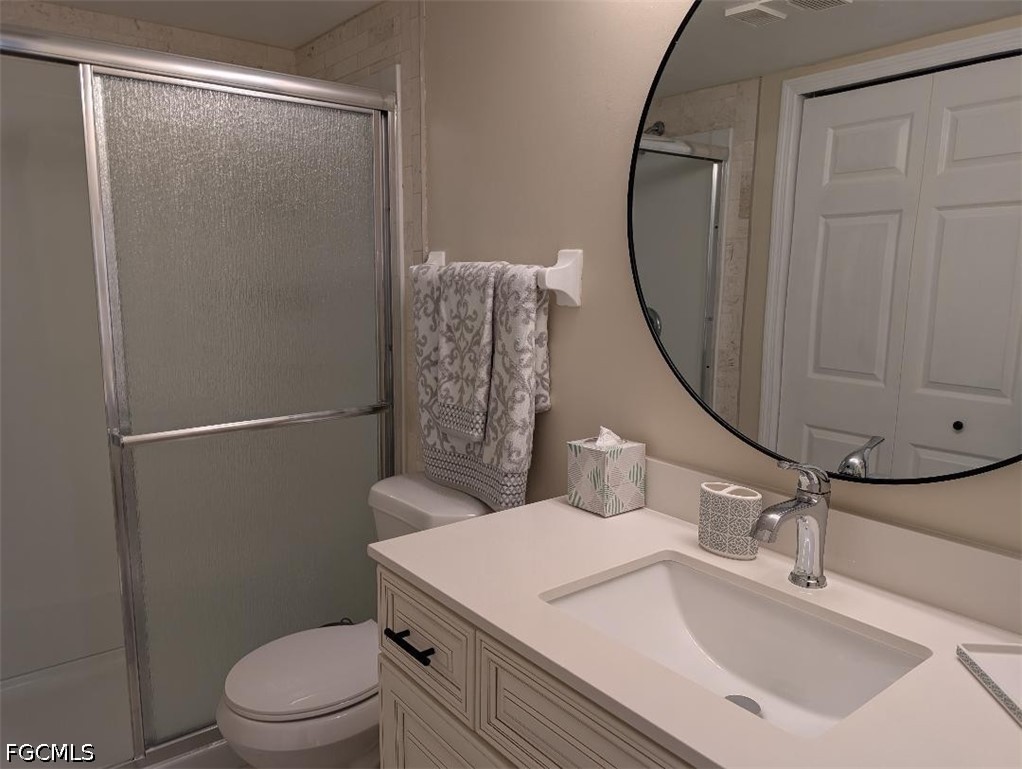 2 Bed Waterfront Home for Sale in North Fort Myers, photo 19
