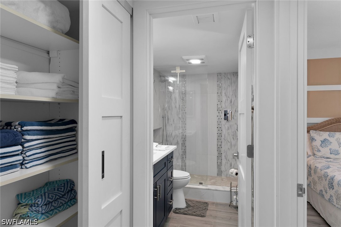 2 Bed Waterfront Home for Sale in Marco Island, photo 19